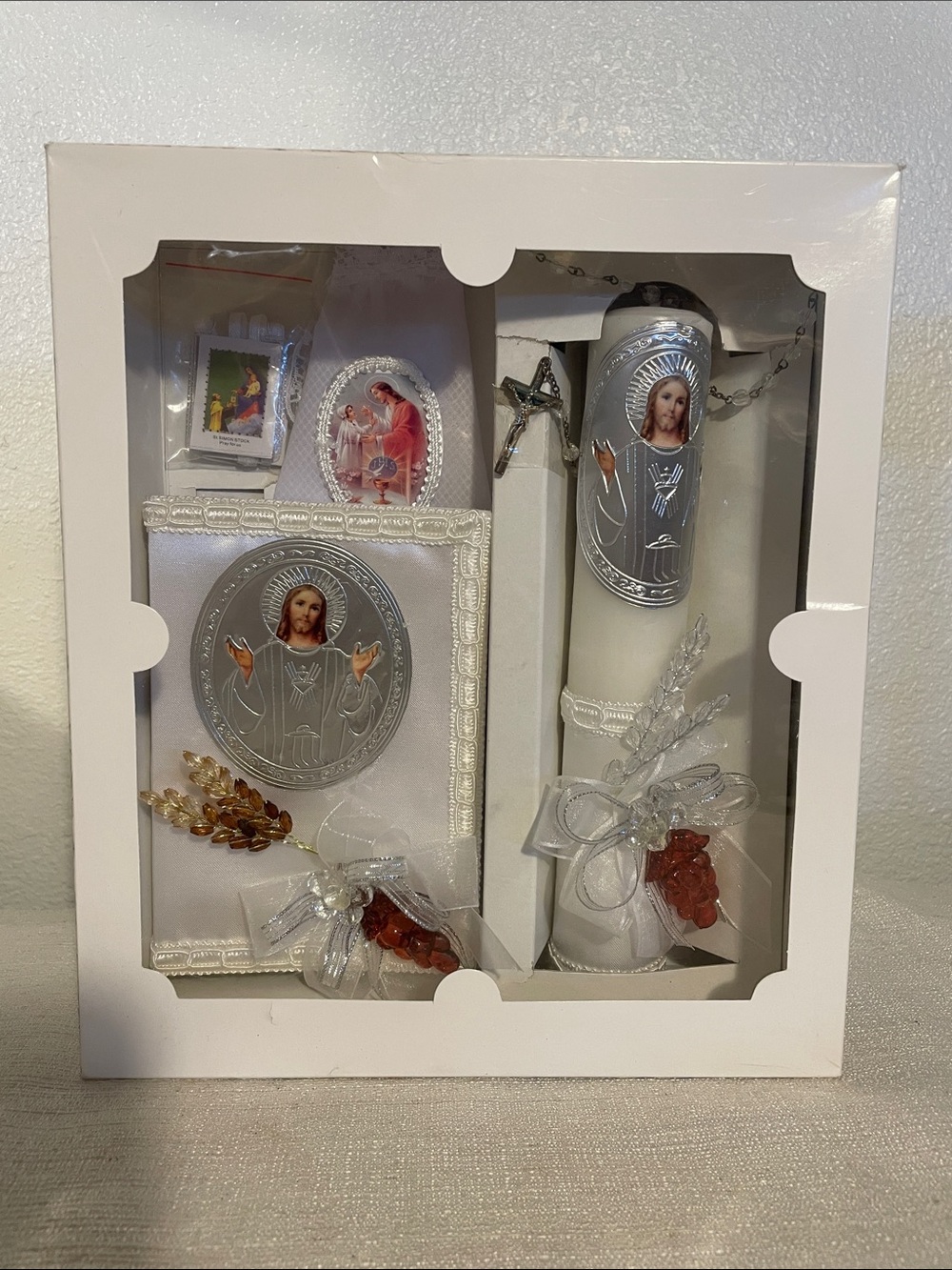 Religious Home Accent Set in White and Silver - Unbranded